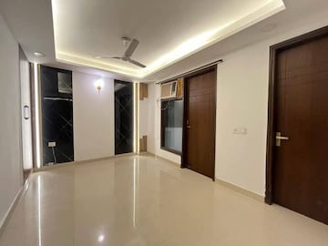 Room in 2 BHK Apartment at Saket – for Rent