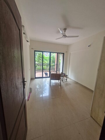 Room in 2 BHK Apartment at Bramha Suncity, Wadgaon Sheri – for Rent