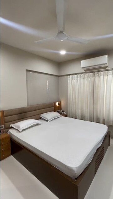 Bedroom in 3 BHK Apartment at Chaurang Heights, Chembur – for Sale