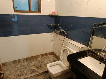 Team Area in 3 BHK Builder Floor at Malibu Shopping Arcade, Sector 47 – for Rent