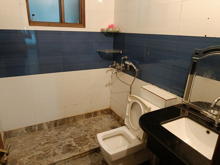 Team Area, malibu-shopping-arcade 3 Bedroom 1400 Sq.Ft. Builder Floor In Sector 47 Gurgaon 9039633