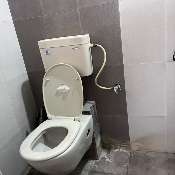 Bathroom, fortune-house-baner Commercial Office Space 850 Sq.Ft. In Link Road Pune 9039665