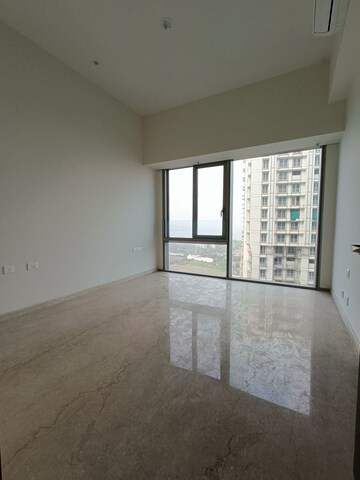 Room in 3 BHK Apartment at Piramal Aranya, Byculla – for Sale