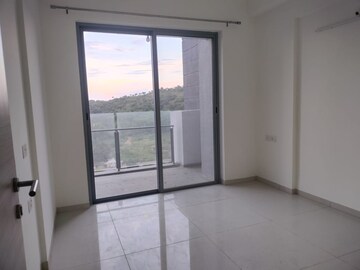 Room in 3 BHK Apartment at Kalpataru Jade Residences, Baner – for Sale