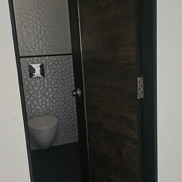 Bathroom in 3 BHK Villa at Bramha Paradise, Bund Garden Road – for Rent