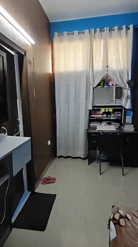 3.5 BHK + Servant Room Apartment For Rent in SRS Residency