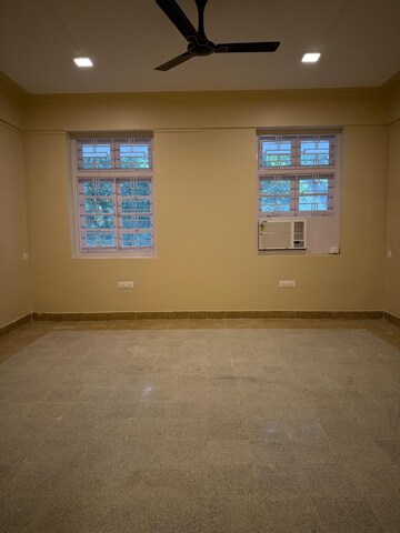 Room in 3 BHK Apartment at Colaba – for Rent