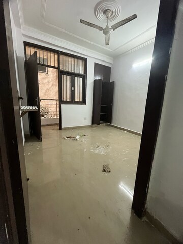 Room in 1 BHK Builder Floor at Saket – for Rent