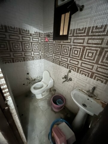 Bathroom in 1 BHK Builder Floor at Saket – for Rent