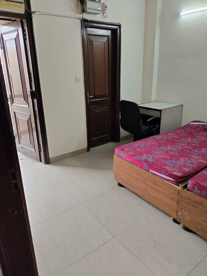 3 BHK + Pooja Room Builder Floor For Rent in Old Rajinder Nagar