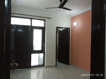 Room in 3 BHK Apartment at Abhinandan CGHS, Sector 51 – for Rent