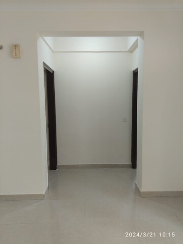 Room in 3 BHK Apartment at Abhinandan CGHS, Sector 51 – for Rent