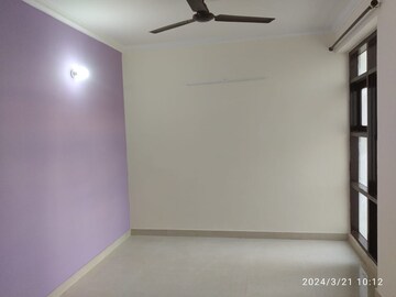 Room in 3 BHK Apartment at Abhinandan CGHS, Sector 51 – for Rent