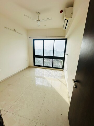 Room in 3 BHK Apartment at Lodha Lakeshore Greens, Dombivli East – for Rent