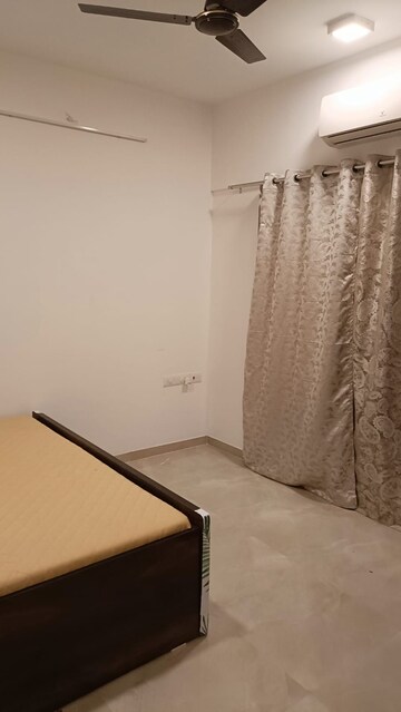 Master Bedroom in 2 BHK Apartment at Sheth Vasant Oasis, Andheri East – for Rent