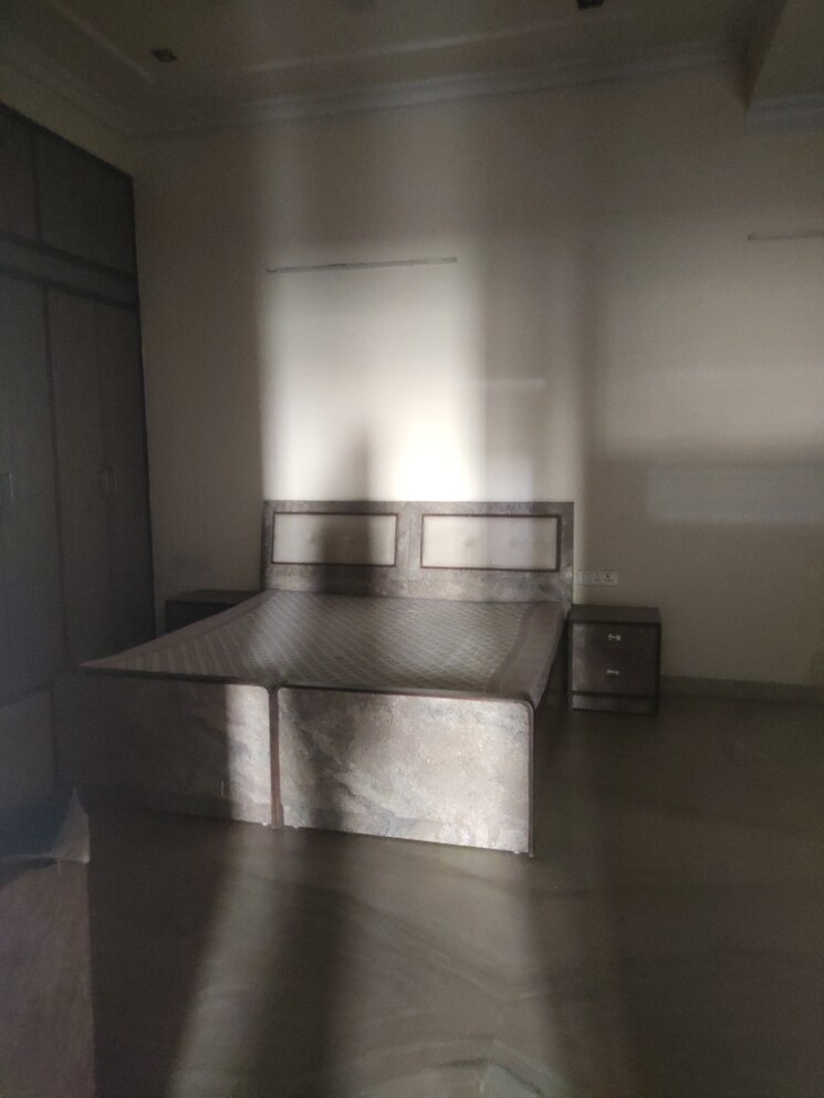 undefined, sector 43 3 Bedroom 2300 Sq.Ft. Independent House In Sector 43 Noida 9040022