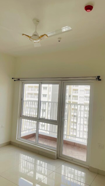 Room in 3.5 BHK Apartment at Sarjapur Road – for Rent