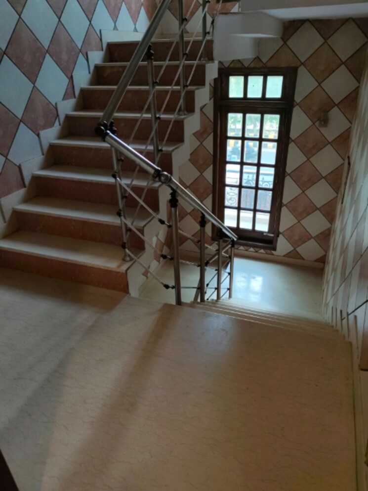 undefined, sunlight-apartments-sector-44 6 Bedroom 6000 Sq.Ft. Independent House In Sector 44 Noida 9040036