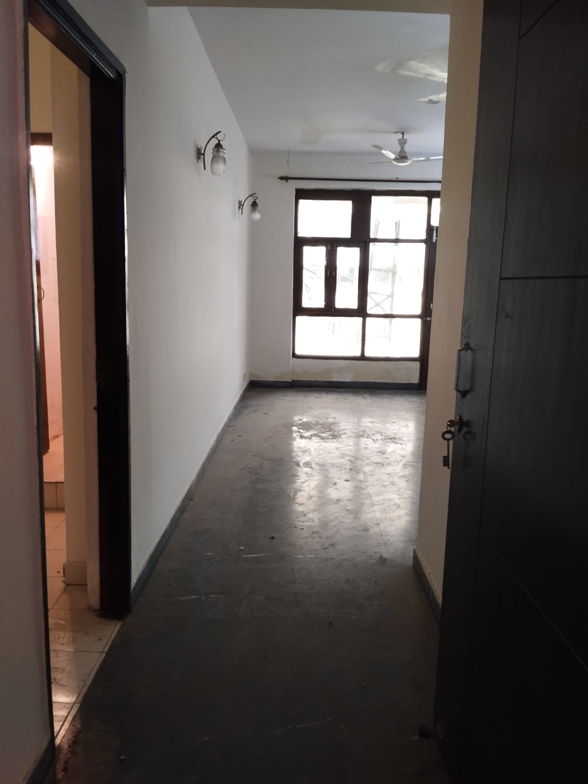 3 BHK + Servant Room Apartment For Rent in Karanvir Towers