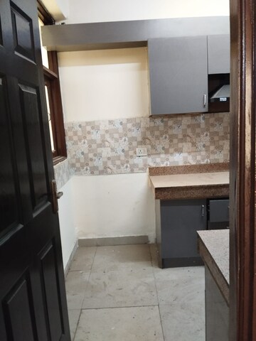 Living Room in 3 BHK Apartment at Karanvir Towers, Sector 52 – for Rent