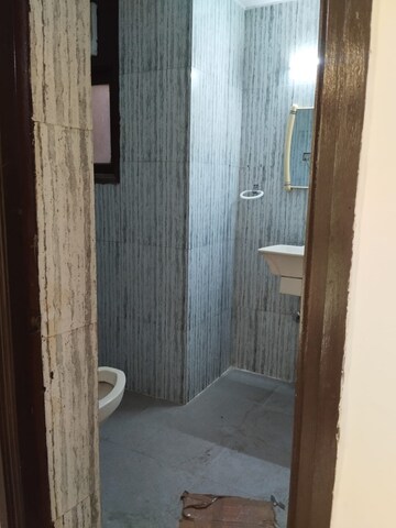 Bathroom in 3 BHK Apartment at Karanvir Towers, Sector 52 – for Rent