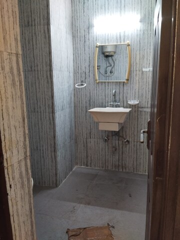 Bathroom in 3 BHK Apartment at Karanvir Towers, Sector 52 – for Rent