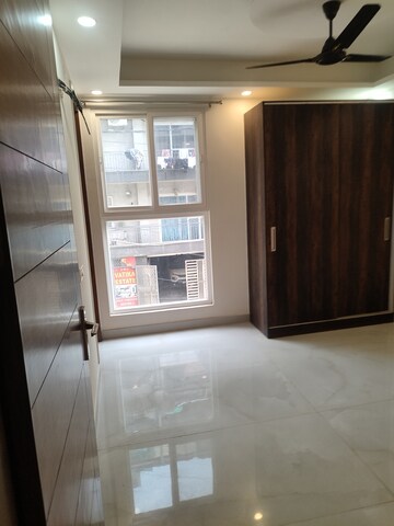 Furnished Amenities in 4 BHK Builder Floor at Freedom Fighters Enclave – for Sale