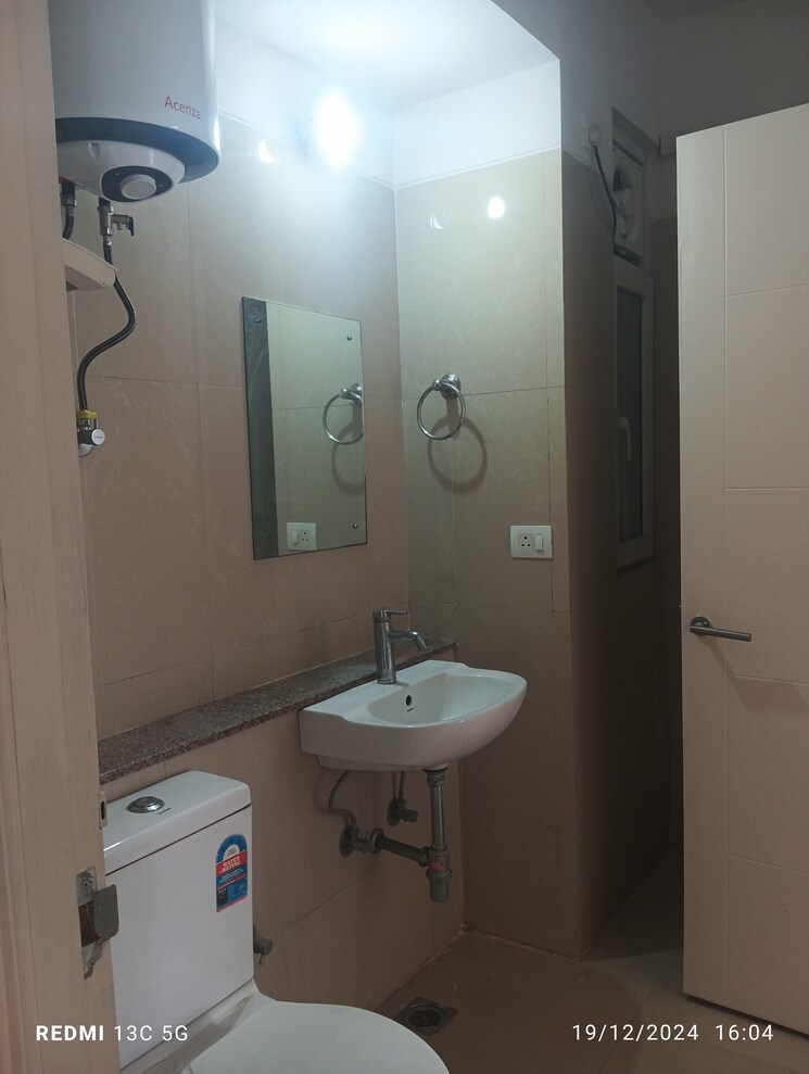 Bathroom, emaar-emrald-floors-select 2 Bedroom 1150 Sq.Ft. Apartment In Sector 65 Gurgaon 9040175