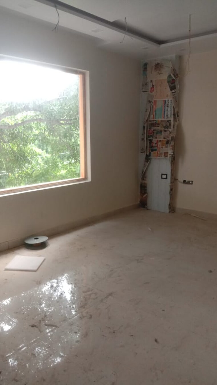 Room, nehru nagar iii 3 Bedroom 180 Sq.Yd. Builder Floor In Nehru Nagar Iii Ghaziabad 9040137