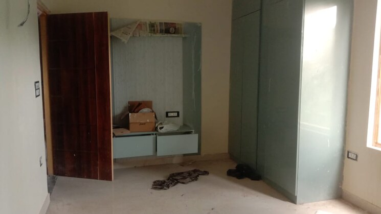 Room, nehru nagar iii 3 Bedroom 180 Sq.Yd. Builder Floor In Nehru Nagar Iii Ghaziabad 9040137