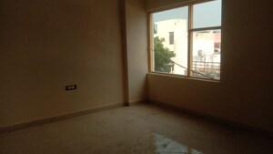 Room in 3 BHK Builder Floor at Nehru Nagar Iii – for Sale