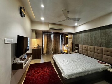 Bedroom in 3 BHK Apartment at Globe Heights, Goregaon East – for Rent