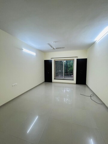 Room in 3.5 BHK Apartment at Signature Global Cloverdale, Sector 71 – for Rent