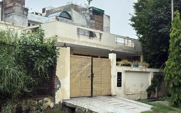 Plot For Sale in Sector 40