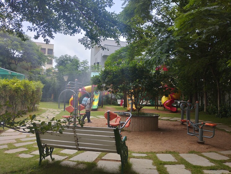 Garden, smr-vinay-iconia-hyderabad 3.5 Bedroom 2375 Sq.Ft. Apartment In Kondapur Hyderabad 9040148