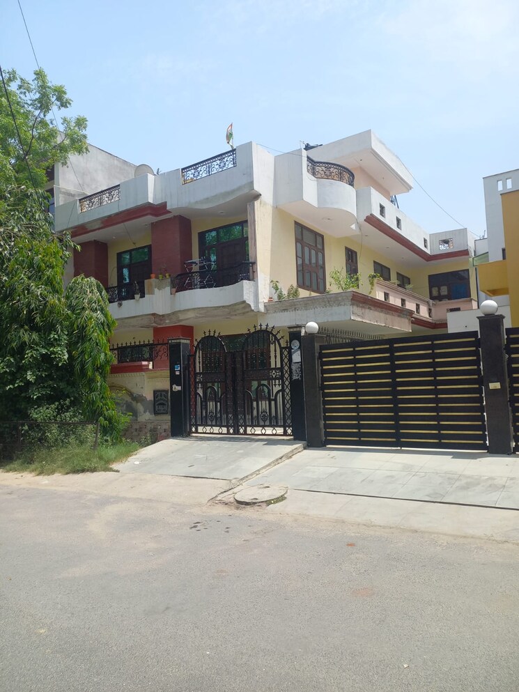 Exterior View, sector 48  300 Sq.Mt. Plot In Sector 48 Noida 9040197