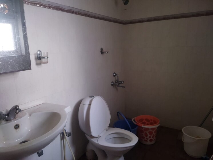 Bathroom, prestige-kensington-gardens 3 Bedroom 1887 Sq.Ft. Apartment In Jalahalli Bangalore 9040215