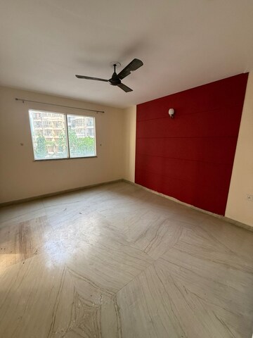 Room in 3 BHK Apartment at Gulshan Gc Centrum, Ahinsa Khand 2 – for Rent