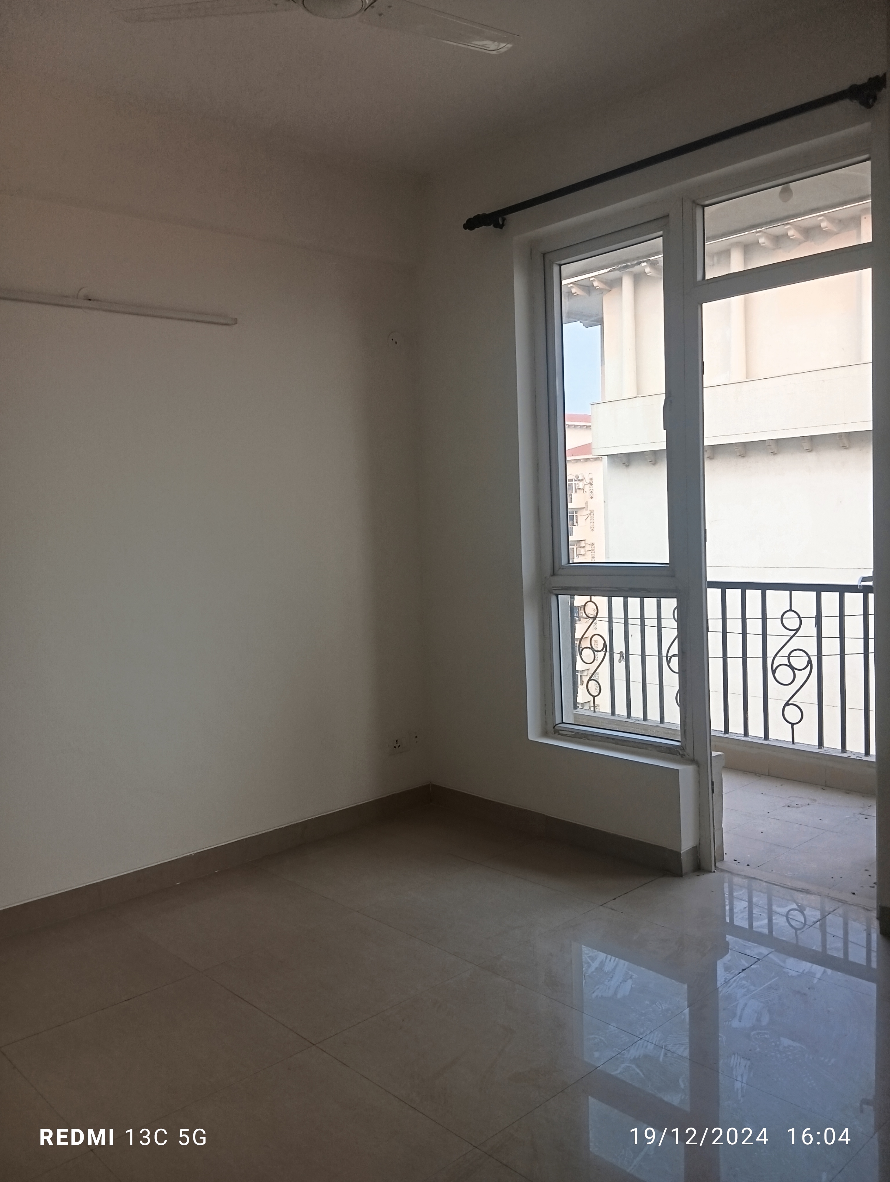 2 BHK + Study Room 1150 Sq.Ft. Apartment in Emaar Emrald Floors Select