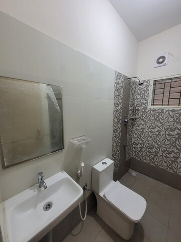 Bathroom in 1 BHK Builder Floor at Hsr Layout – for Rent