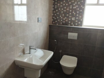 Attached Bathroom in 3.5 BHK Apartment at SMR Vinay Iconia Hyderabad, Kondapur – for Sale