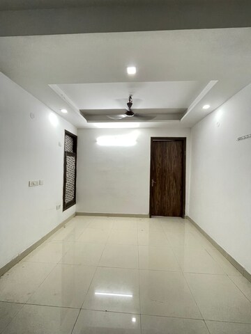 Building Lobby in 1 BHK Builder Floor at Maidan Garhi – for Sale