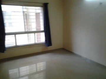 Room in 3 BHK Apartment at G K Daffodils Housing Society, Pimple Saudagar – for Rent