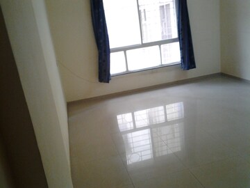 Room in 3 BHK Apartment at G K Daffodils Housing Society, Pimple Saudagar – for Rent