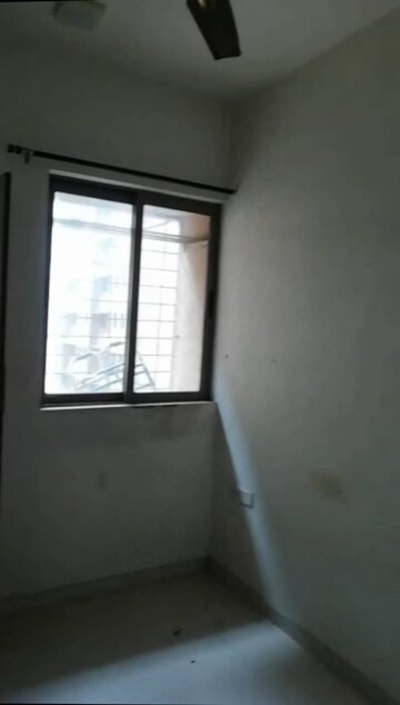 Room in 2 BHK Apartment at Lodha Splendora, Ghodbunder Road – for Sale