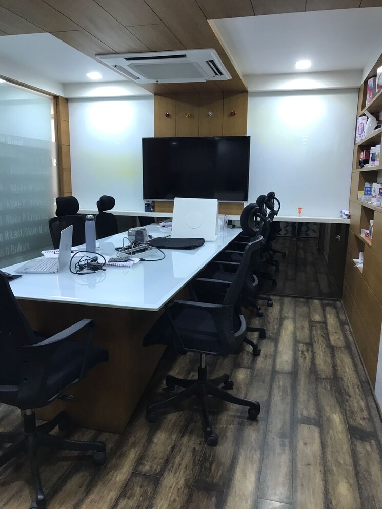 Team Area, science city Commercial Office Space 1095 Sq.Ft. In Science City Ahmedabad 9040385