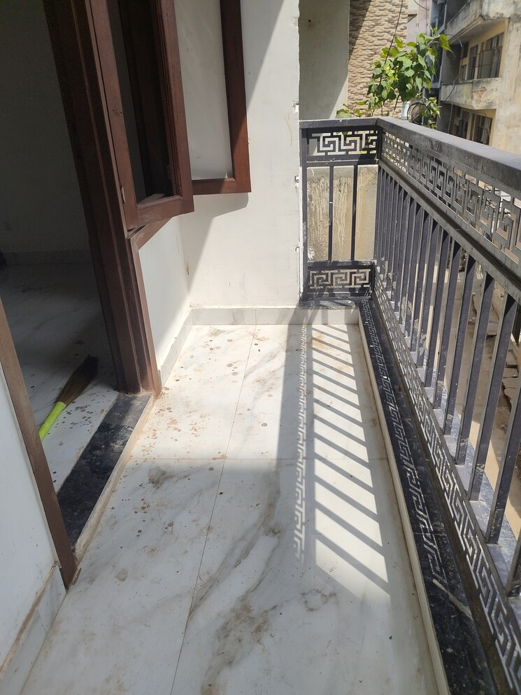 Balcony, ignou road 2 Bedroom 900 Sq.Ft. Builder Floor In Ignou Road Delhi 9040456