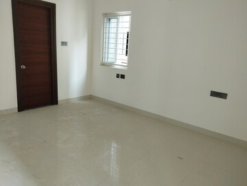 Room in 3.5 BHK Apartment at SMR Vinay Iconia Hyderabad, Kondapur – for Sale