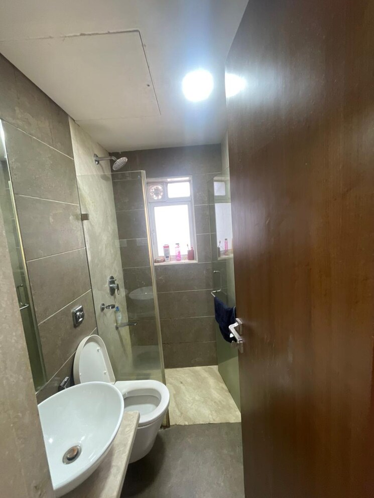 Bathroom, benchmark-solus 4 Bedroom 2800 Sq.Ft. Apartment In Bandra West Mumbai 9040481