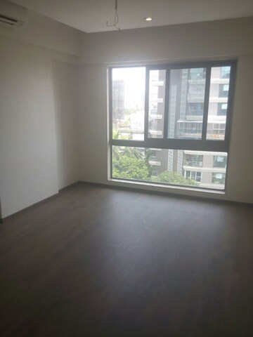 Room in 3 BHK Apartment at Man Shanti Sadan, Bandra West – for Rent